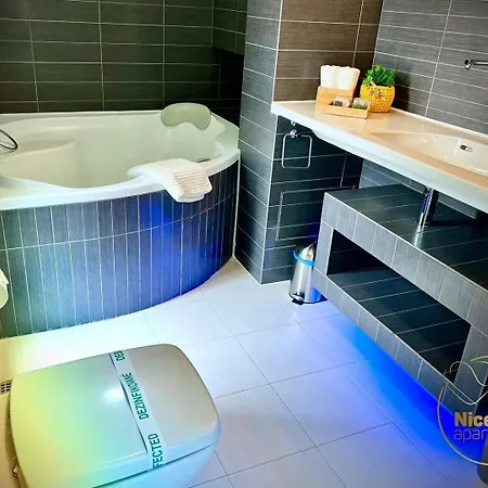 Life - Luxury In The Old Town. Apartamento *