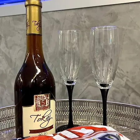 Apartament Life - Luxury In The Old Town. *